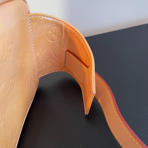 LOUIS VUITTON Vintage (1999) Monogram Vernis Fulton Belt Bag 24" - 28"- Preowned - Picture 4 of 13